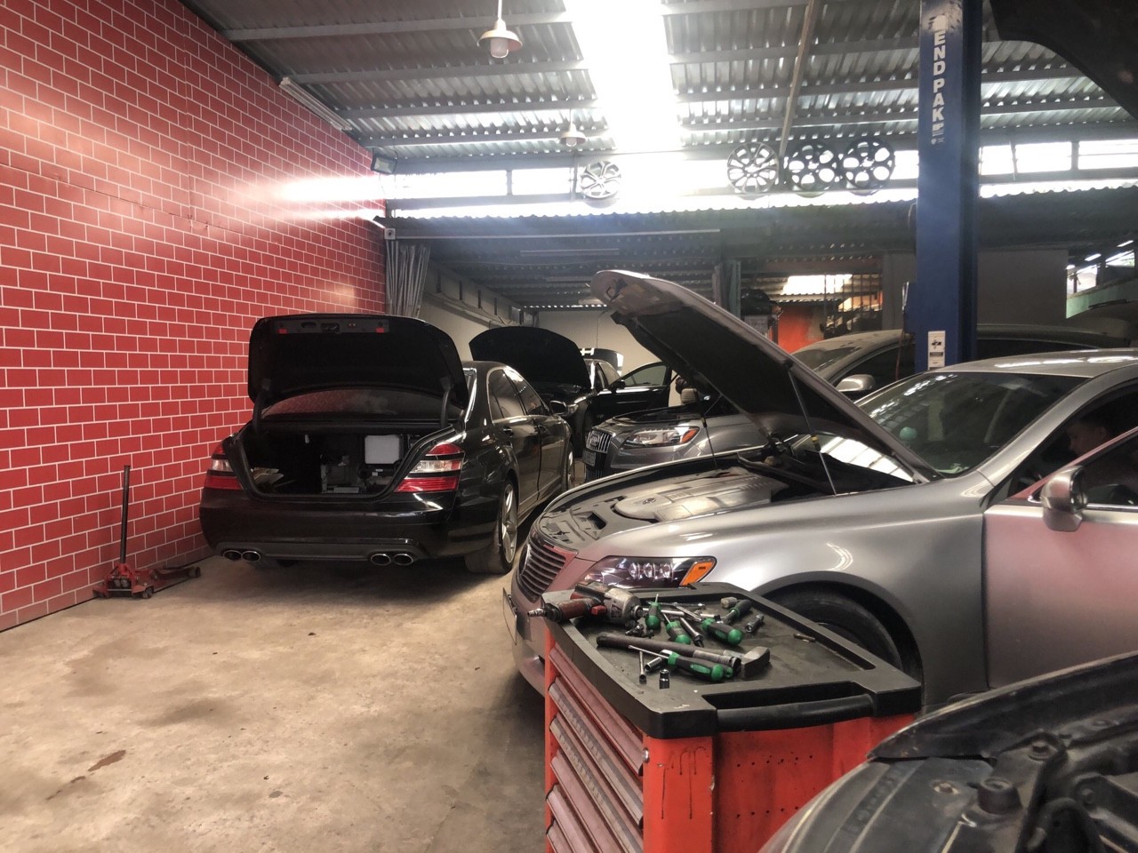 garage sửa xe bmw